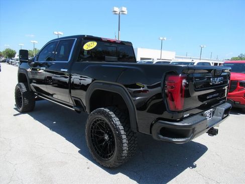 Used 2025 GMC Sierra 2500 Denali Ultimate image 5