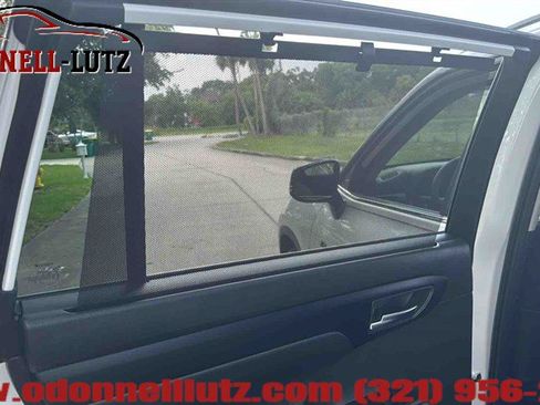 Used 2024 Toyota Highlander XLE FWD image 11