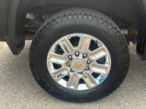 Certified 2024 Chevrolet Silverado 2500 High Country w/ Z71 Off-Road Package AWD/4WD image 14