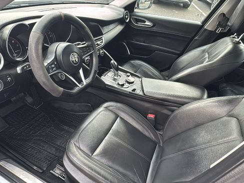 Used 2018 Alfa Romeo Giulia AWD image 9
