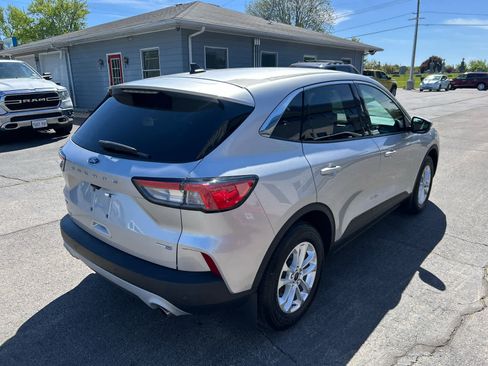 Used 2020 Ford Escape SE AWD/4WD image 3