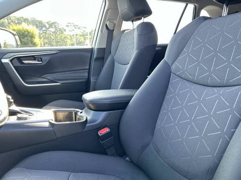 Used 2025 Toyota RAV4 XLE w/ Convenience Package AWD/4WD image 20