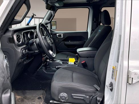 Used 2023 Jeep Wrangler Unlimited Rubicon 4xe image 6