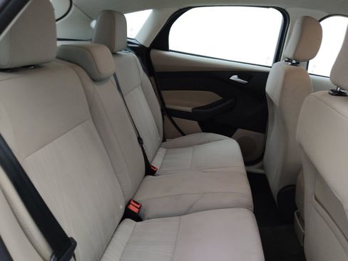 Used 2018 Ford Focus SE FWD image 19