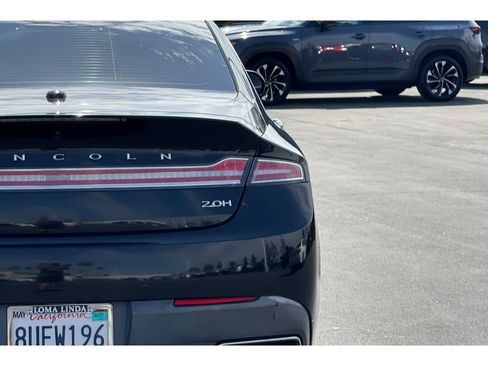 Used 2018 Lincoln MKZ Reserve FWD image 17