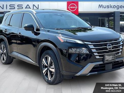Used 2026 Nissan Rogue SL FWD image 1