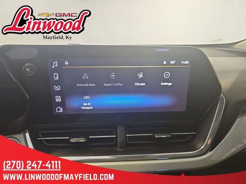 Used 2025 Chevrolet Trax LT FWD image 18