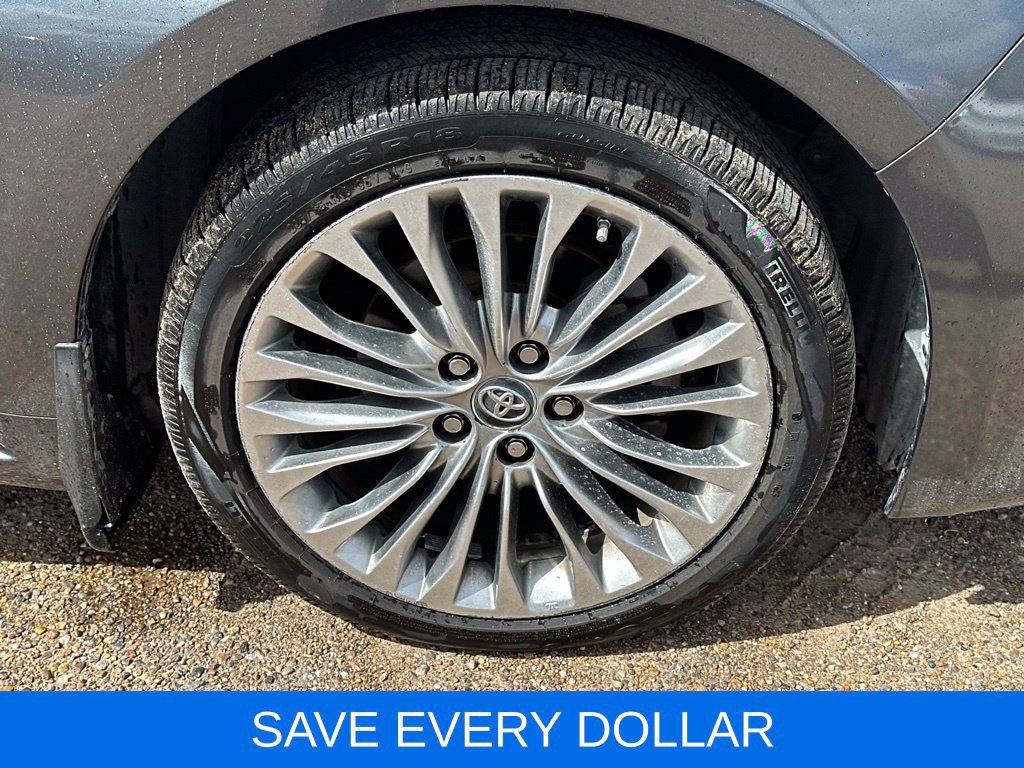 Used 2017 Toyota Avalon Limited FWD image 19