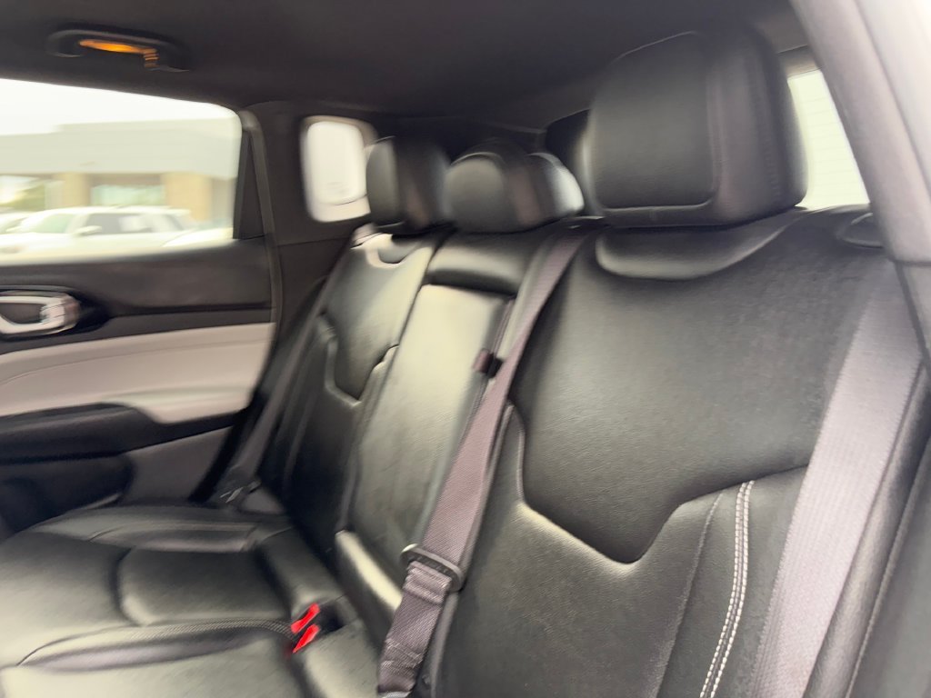 Used 2025 Jeep Compass Limited AWD/4WD image 26