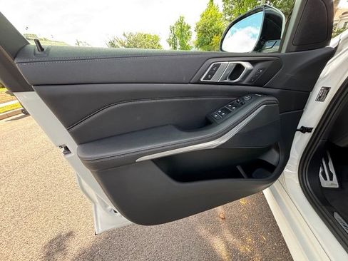 Used 2023 BMW X5 sDrive40i w/ M Sport Package image 29