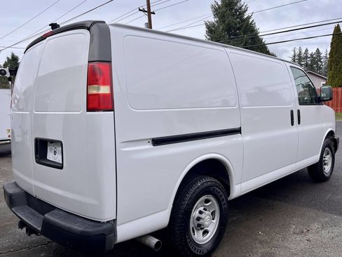 Used 2006 Chevrolet Express 2500 image 3