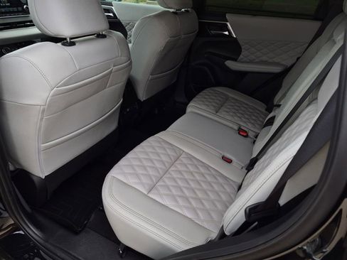 Used 2024 Mitsubishi Outlander SEL FWD image 15