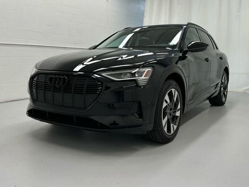 Used 2023 Audi e-tron Premium AWD/4WD image 4
