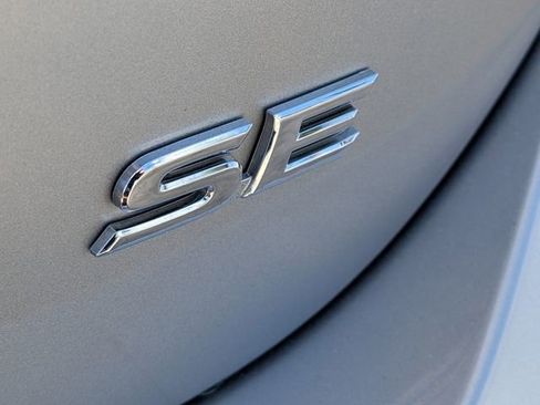 Used 2023 Toyota Camry SE image 13