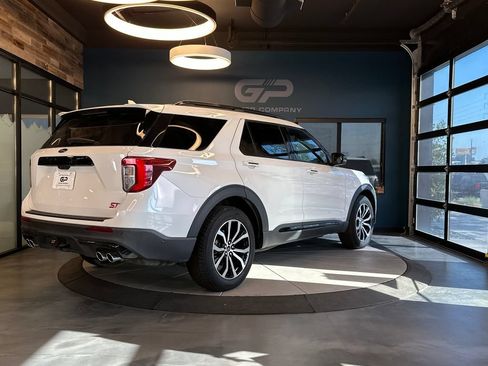 Used 2020 Ford Explorer ST w/ Premium Technology Package AWD/4WD image 3