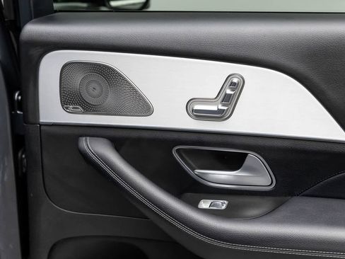 Used 2025 Mercedes-Benz GLS 450 4MATIC image 50