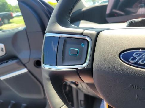 New 2025 Ford Expedition Active image 30