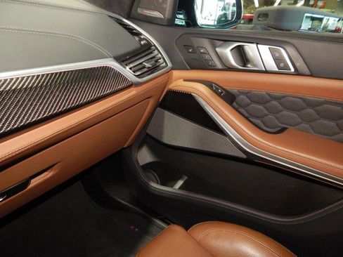 Used 2021 BMW X5 M image 22