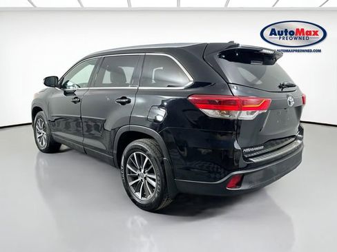 Used 2019 Toyota Highlander XLE w/ Protection Package #3 image 6