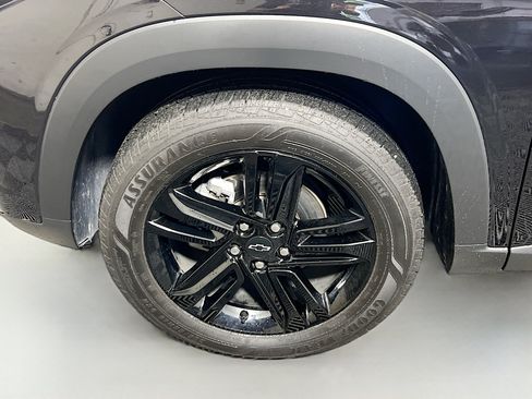 Used 2025 Chevrolet Trax ACTIV w/ Sunroof Package FWD image 13