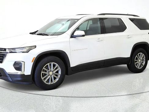 Used 2023 Chevrolet Traverse LT FWD image 4