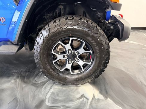 Used 2023 Jeep Wrangler Unlimited Rubicon AWD/4WD image 23