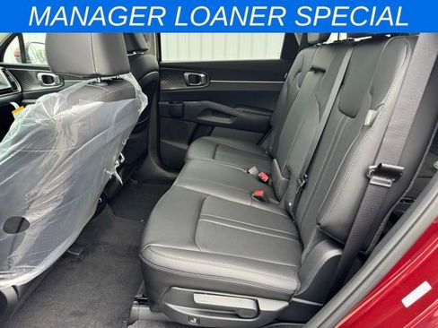 New 2025 Kia Sorento S image 11