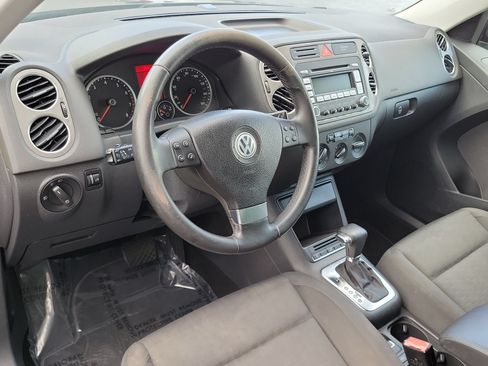 Used 2009 Volkswagen Tiguan S FWD image 10