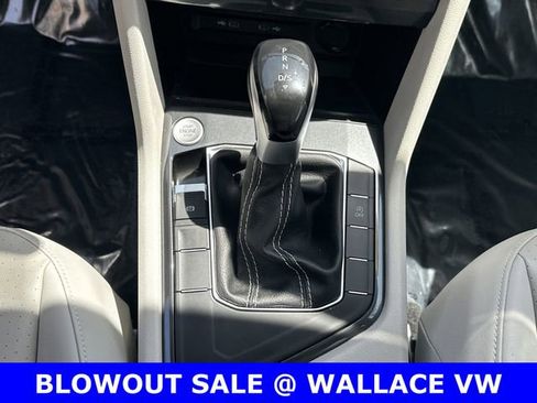 Certified 2023 Volkswagen Tiguan SE w/ Panoramic Sunroof Package image 19