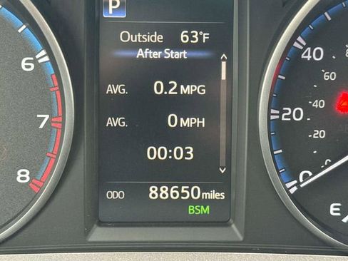 Used 2018 Toyota RAV4 XLE image 32