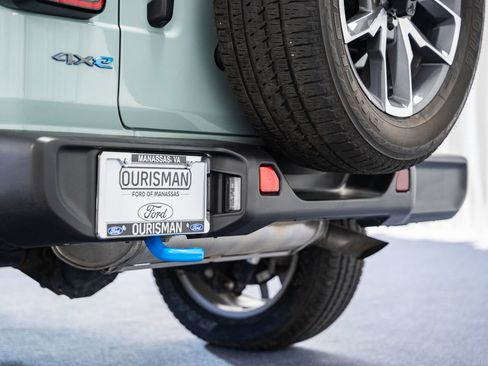 Used 2024 Jeep Wrangler Unlimited AWD/4WD image 8