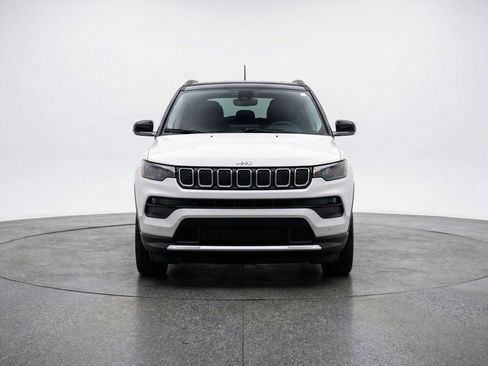 Used 2025 Jeep Compass Limited image 2