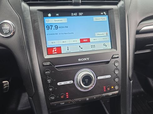 Used 2017 Ford Fusion Titanium image 9