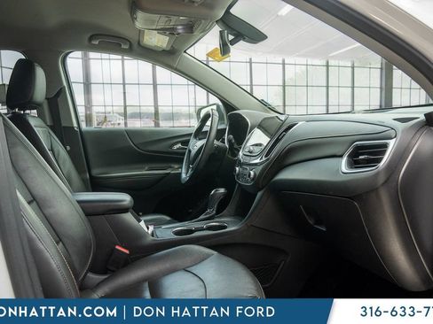 Used 2018 Chevrolet Equinox Premier FWD image 24