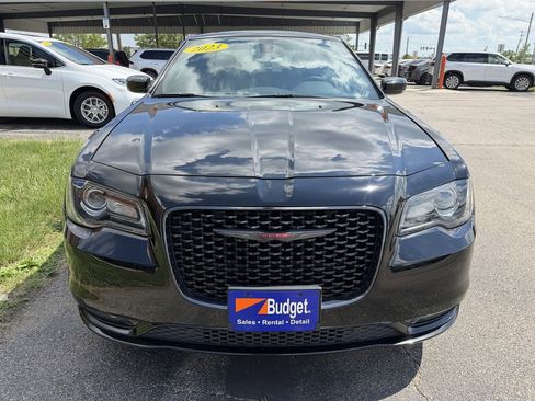 Used 2023 Chrysler 300 S w/ Comfort Group RWD image 8