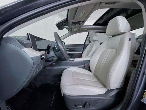 Used 2025 Hyundai Sonata Limited image 26