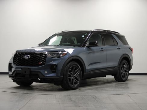 Used 2025 Ford Explorer ST image 8