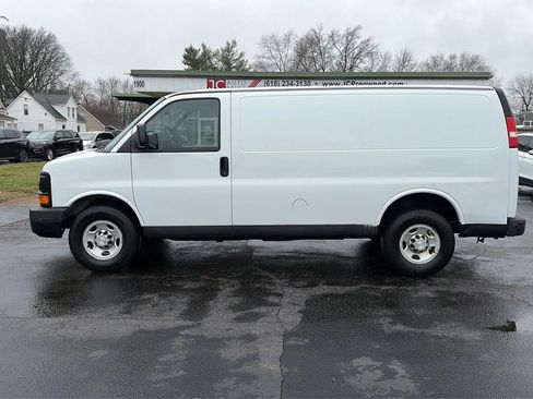 Used 2015 Chevrolet Express 2500 image 8