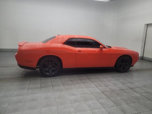 Used 2019 Dodge Challenger SXT RWD image 10