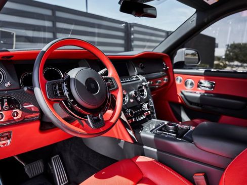 Used 2024 Rolls-Royce Cullinan Black Badge w/ Dark Exterior Package image 2