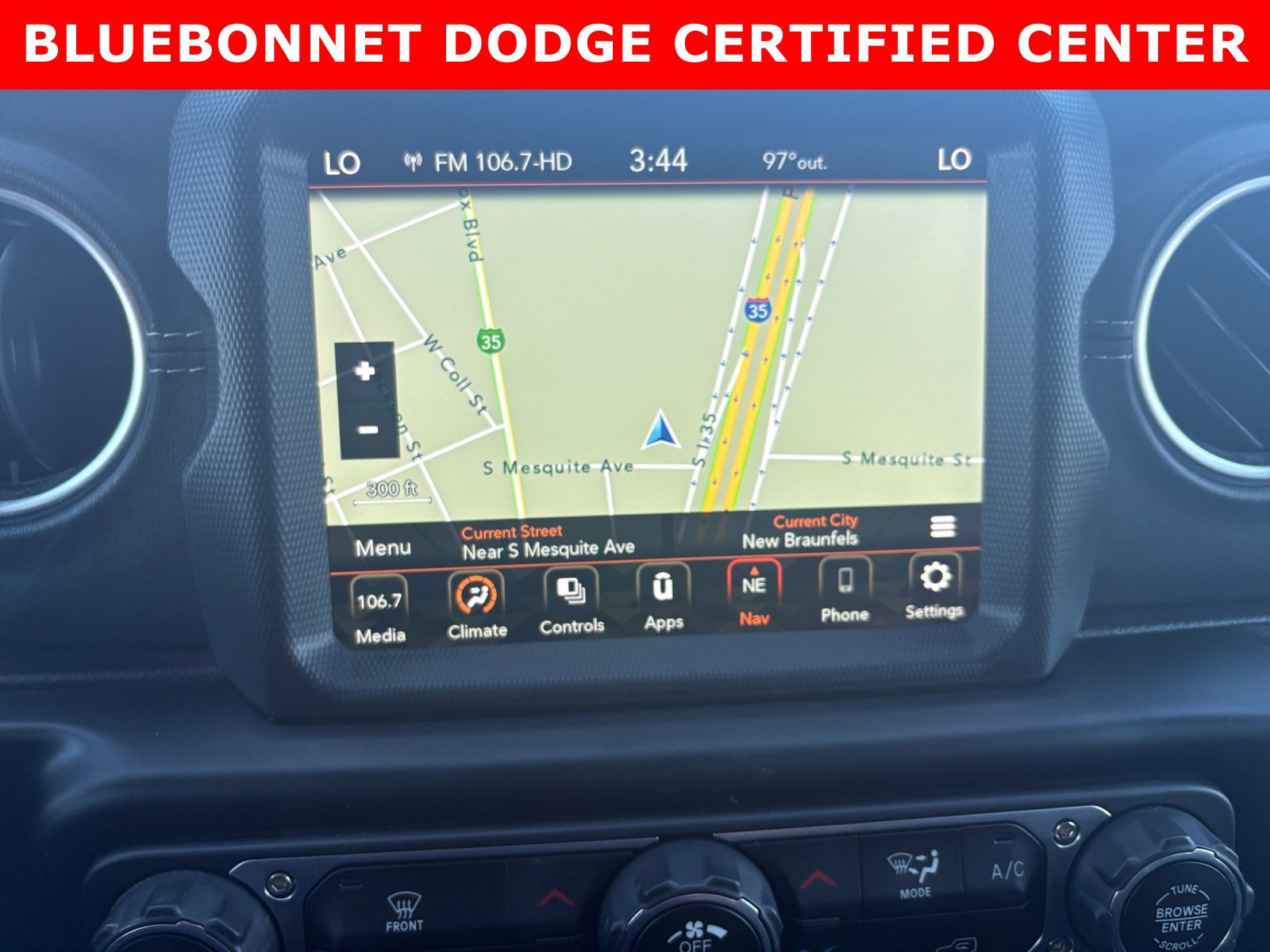 Used 2022 Jeep Wrangler Unlimited Sahara AWD/4WD image 15