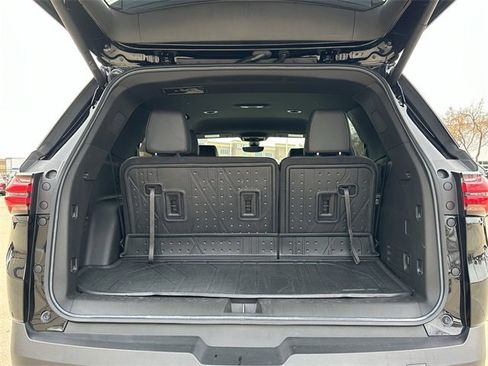 Used 2022 Chevrolet Traverse RS w/ LPO, Floor Liner Package image 32