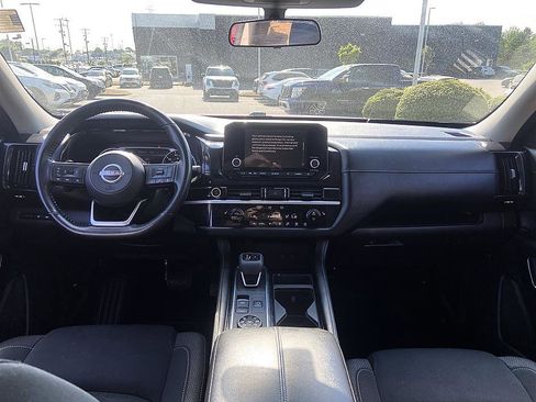 Used 2022 Nissan Pathfinder SV w/ SV Premium Package AWD/4WD image 16