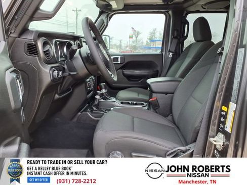 Used 2023 Jeep Gladiator Sport image 4