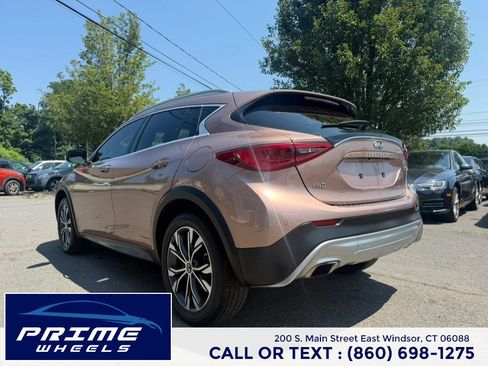 Used 2017 INFINITI QX30 Premium w/ Navigation Package AWD/4WD image 5