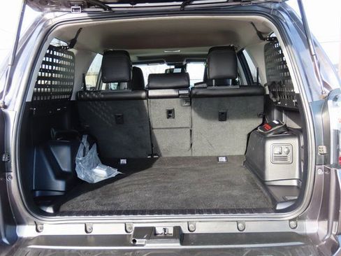 Used 2022 Toyota 4Runner SR5 Premium image 18