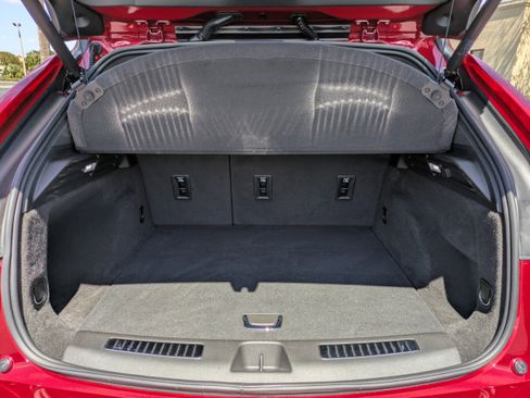 Used 2024 Cadillac XT4 Premium Luxury w/ Technology Package image 11