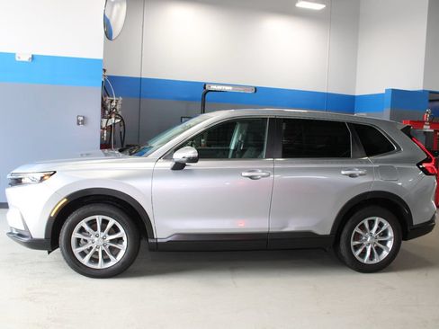Certified 2025 Honda CR-V EX image 9