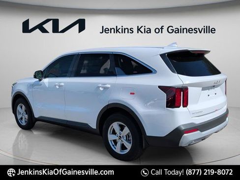 New 2026 Kia Sorento LX FWD image 7