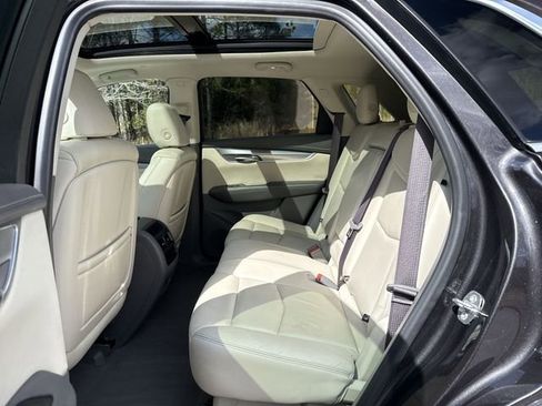 Used 2018 Cadillac XT5 Luxury w/ Driver Awareness Package image 26